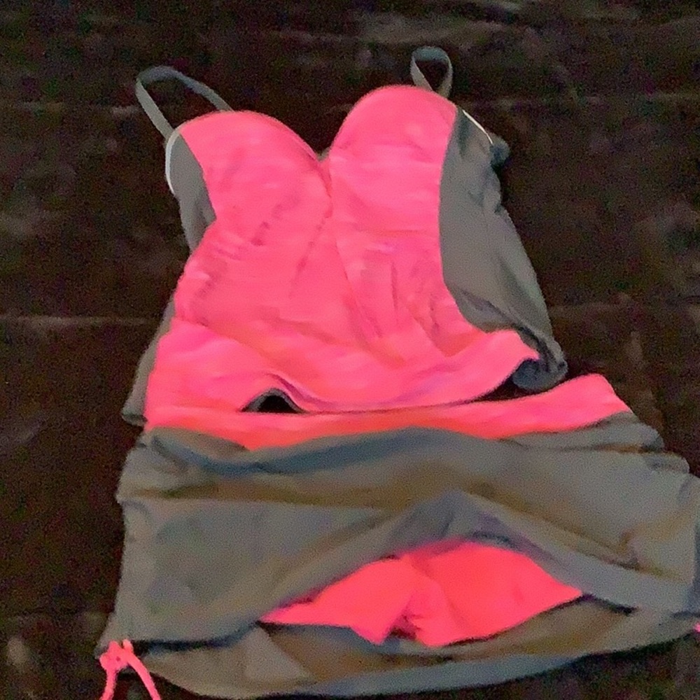 Free country tankini with boyshort/roughed skirt